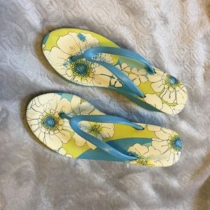Flowered flip flops